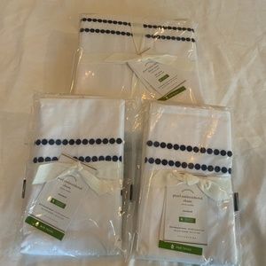 Pottery Barn Full/Queen Pearl Embroidered duvet cover with 2 shams